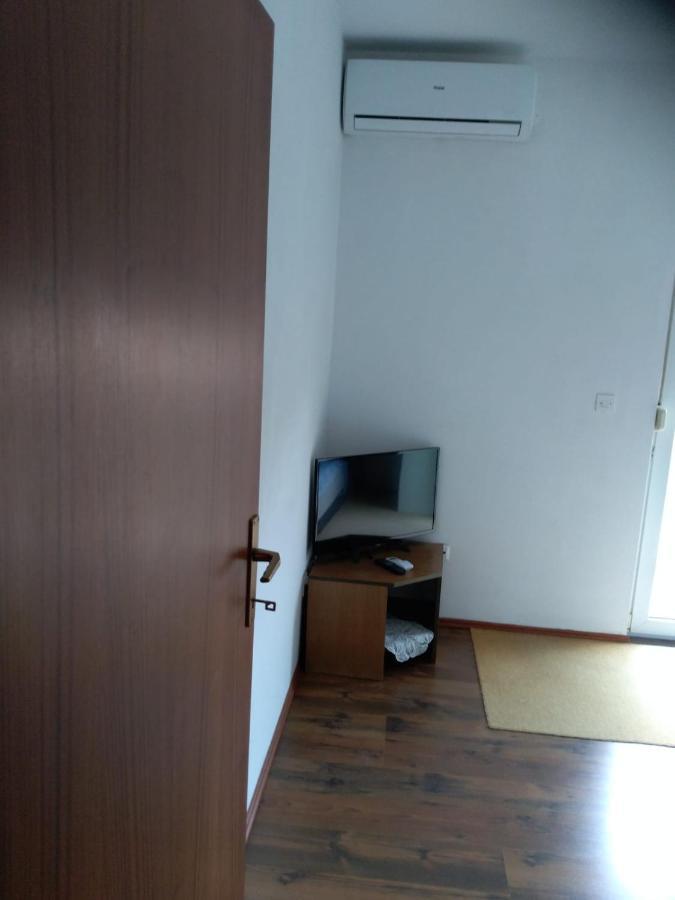 Midnight Apartman Ražanac Kültér fotó